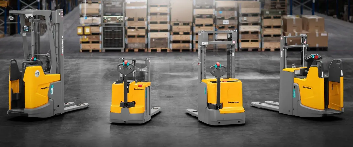 stage electric pallet stackers (1)